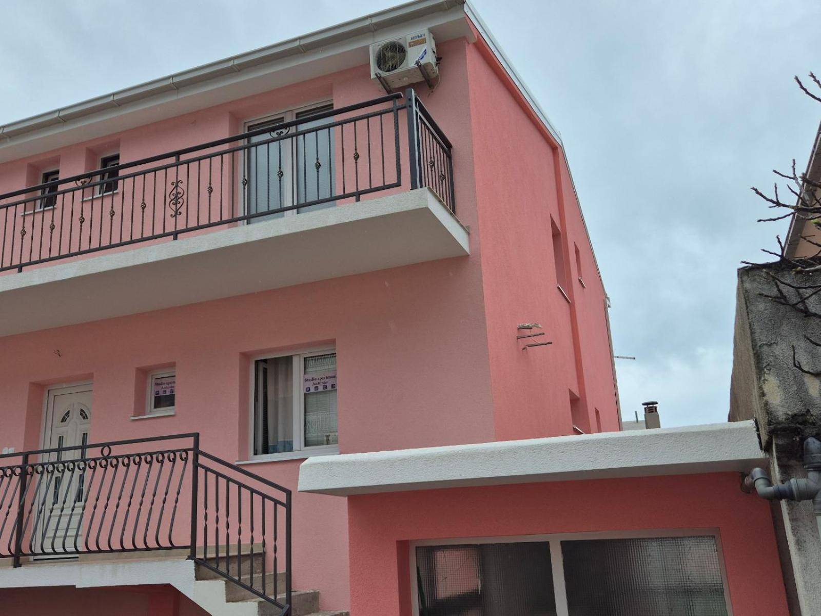 מאקרסקה Studio Apartments Antonio מראה חיצוני תמונה