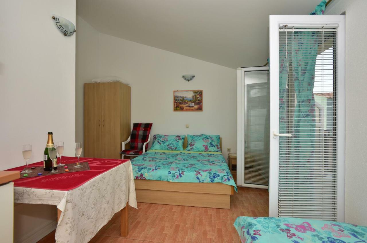 מאקרסקה Studio Apartments Antonio מראה חיצוני תמונה