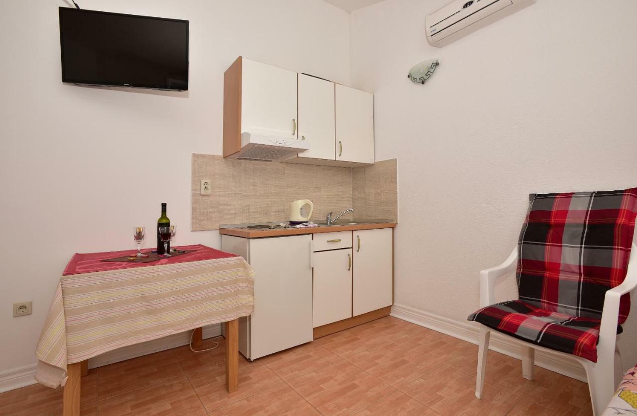 מאקרסקה Studio Apartments Antonio מראה חיצוני תמונה