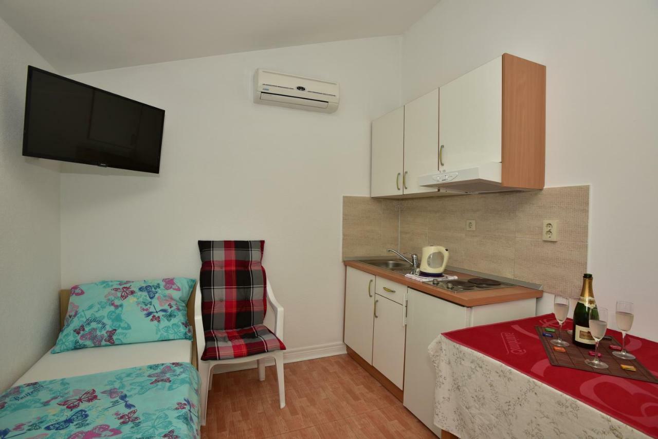 מאקרסקה Studio Apartments Antonio מראה חיצוני תמונה