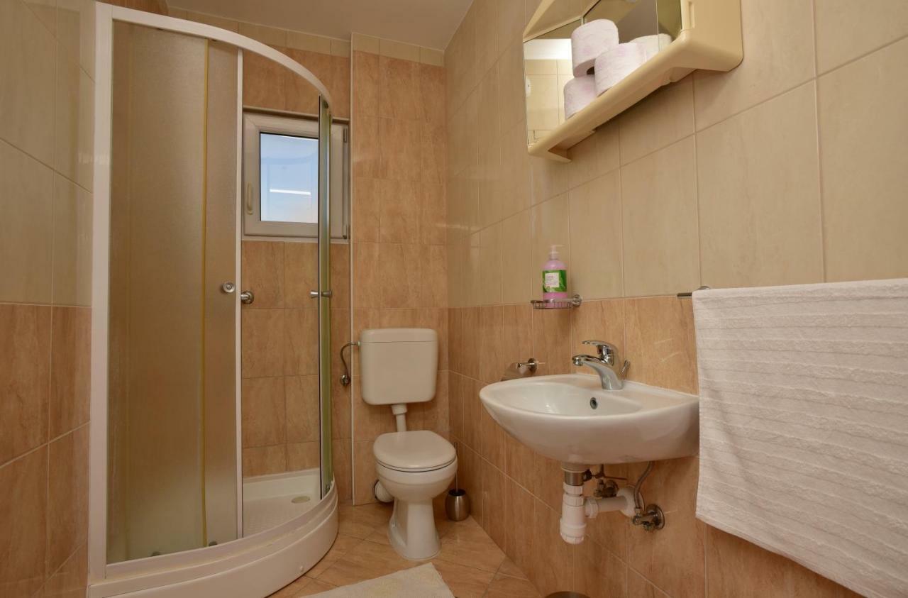 מאקרסקה Studio Apartments Antonio מראה חיצוני תמונה
