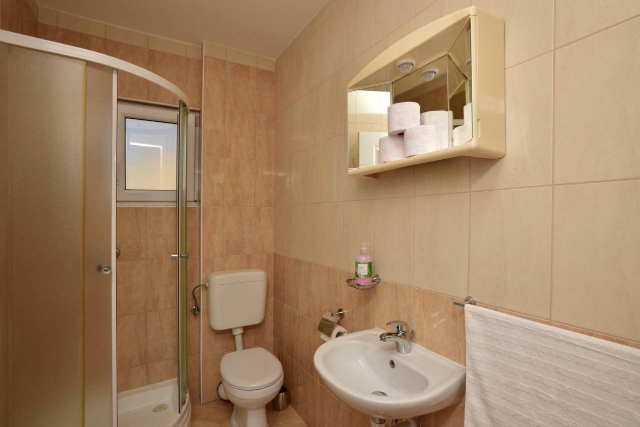 מאקרסקה Studio Apartments Antonio מראה חיצוני תמונה