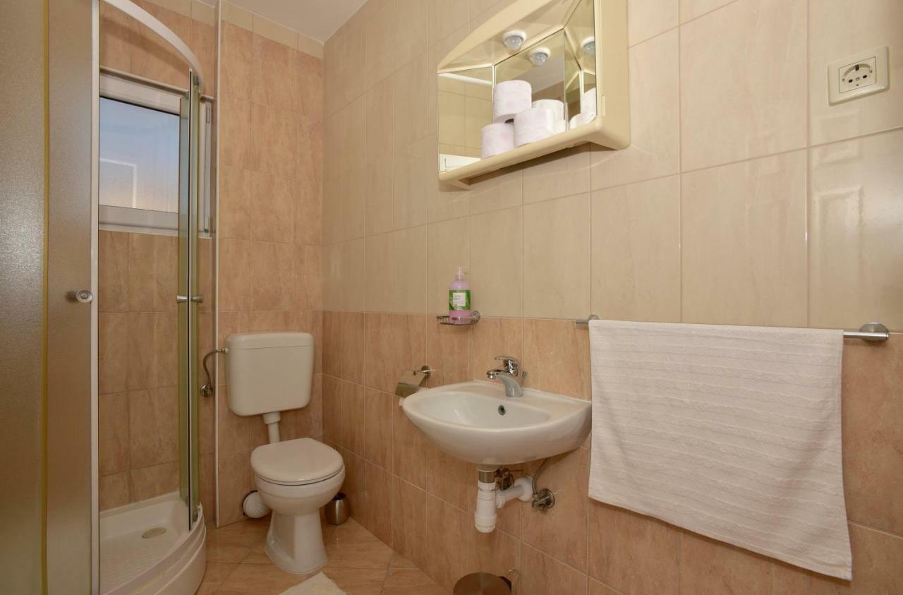 מאקרסקה Studio Apartments Antonio מראה חיצוני תמונה