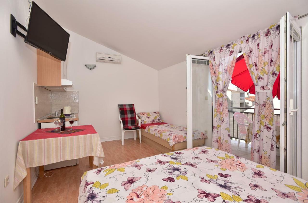 מאקרסקה Studio Apartments Antonio מראה חיצוני תמונה