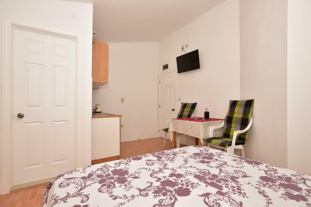 מאקרסקה Studio Apartments Antonio מראה חיצוני תמונה