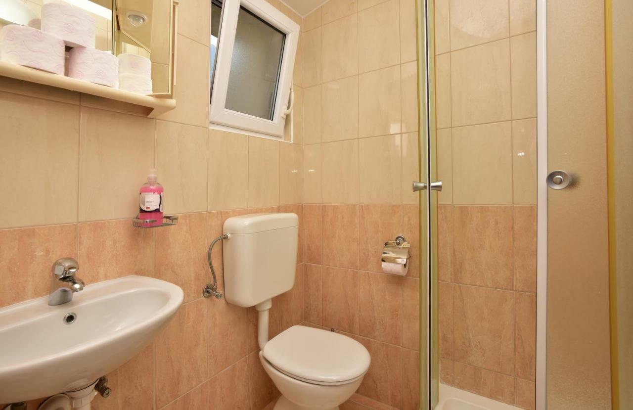 מאקרסקה Studio Apartments Antonio מראה חיצוני תמונה